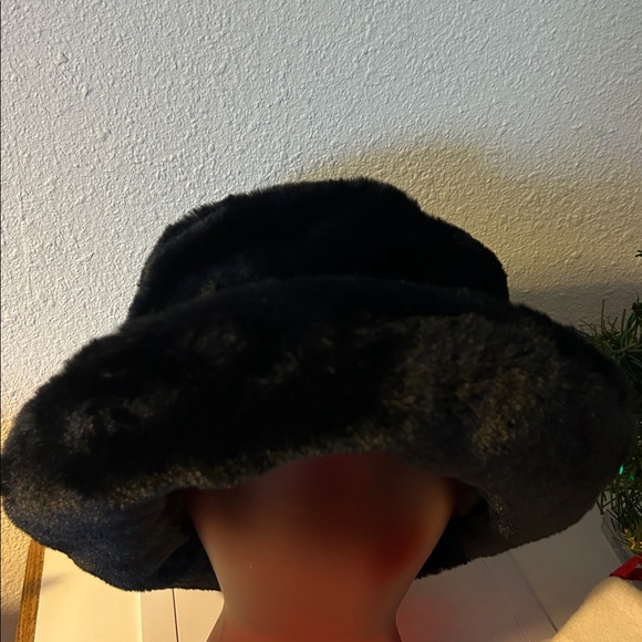 Winter Bucket hat Faux fur hat polyester lined , very Elegant, Unisex - Picture 2 of 7